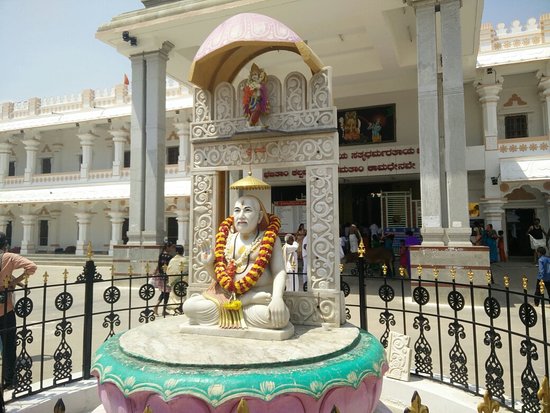 Mantralaya Raghavendra Swamy Temple - Pilgrimage Tour Packages - AWAYCABS